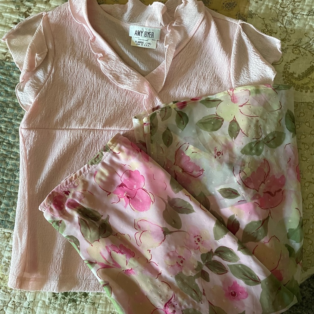 Ann Byer outfit for girls wear.